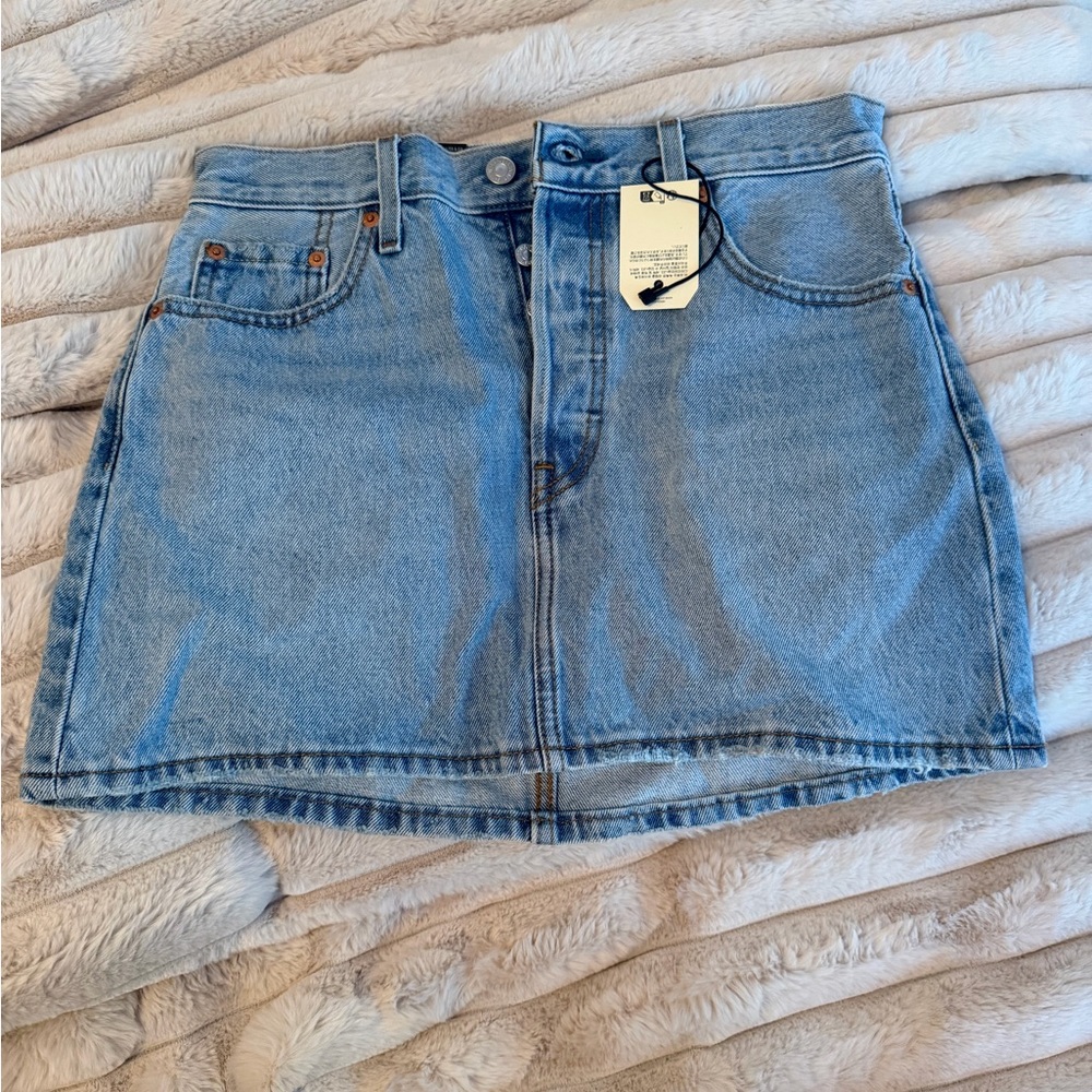 Levi Icon Skirt - Picture 3 of 4